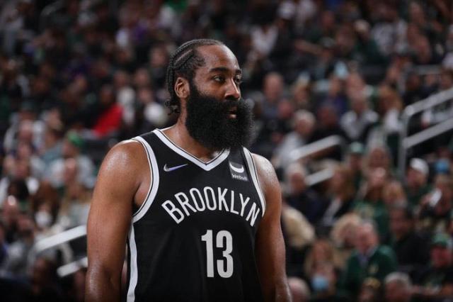 开云体育下载-篮网低迷症结在哈登！场均3罚18分 真被新规削弱？