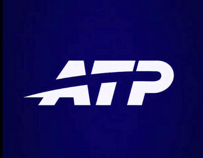 开云体育移动版-辛纳力擒丰塞卡，德约落败自言肘部无碍，阿尼娃遭加新星横扫|大师赛|体育比赛|球员|名将|德约科维奇_新浪体育_新浪新闻